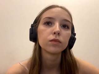 Live webcam model santamckearney on Soda Cams