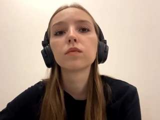 santamckearney live cam profile