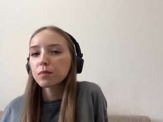 santamckearney live cam profile