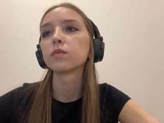 santamckearney live cam profile