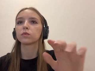 le modèle santamckearney est en webcam porno dans un show sur le site camsoda, il possède les tags suivants: ahegao,solo,orgasm,pov,pussy,role play,sex toys,sexy,shaved pussy,skinny,spank,naked,spanking,squirter,strip,striptease,tease,teen 18,twerk,wet