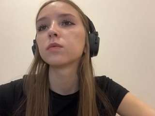 santamckearney live cam profile