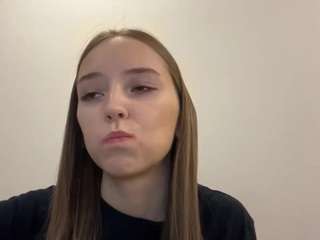 santamckearney's CamSoda show and profile