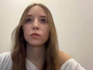 santamckearney's CamSoda show and profile