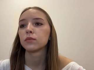 santamckearney's CamSoda show and profile