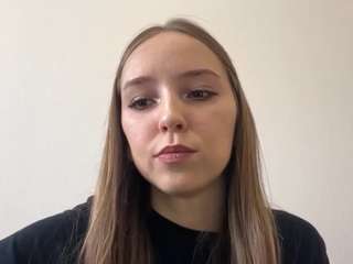 le modèle santamckearney est en webcam porno dans un show sur le site camsoda, il possède les tags suivants: ahegao,solo,orgasm,pov,pussy,role play,sex toys,sexy,shaved pussy,skinny,spank,naked,spanking,squirter,strip,striptease,tease,teen 18,twerk,wet