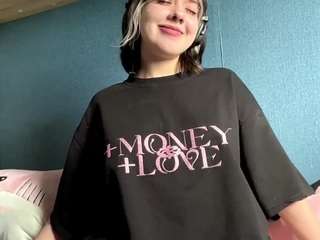 Shantelhurt's cam show statistics and live stream