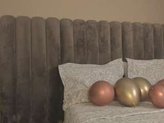 sofimeza's CamSoda show and profile