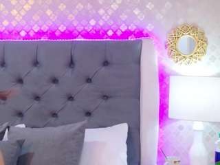 le modèle taniablaze est en webcam porno dans un show sur le site camsoda, il possède les tags suivants: ahegao,spank,pussy,pussyplay,role play,sex toys,sexy,shaved pussy,skinny,spanking,natural,strip,striptease,tattoos,tease,toys,twerk,upskirt,voyeur,bj