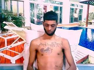 Dieses Model ist jetzt live. charmingindian69