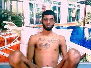 Bu model şu anda canlı. charmingindian69