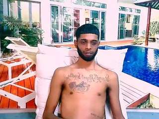 Bu model şu anda canlı. charmingindian69