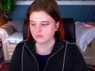 kristifoxy's CamSoda show and profile