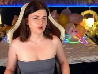 kristifoxy Live Webcam on CamSoda