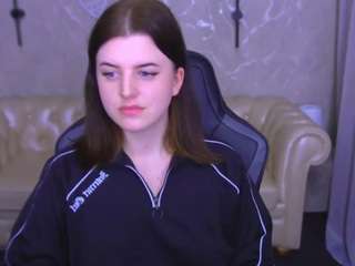 KristiFoxy live cam preview