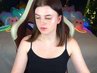 KristiFoxy live cam preview