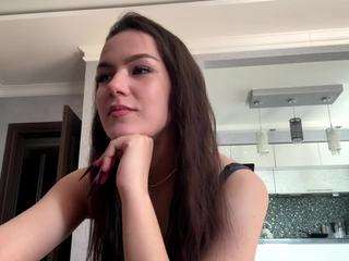 le modèle marchellehugh est en webcam porno dans un show sur le site camsoda, il possède les tags suivants: athletic,black hair,brown eyes,cum swallowing,doggy style,erotic dance,no drinking,skinny,small tits,spanking,twerk,hd