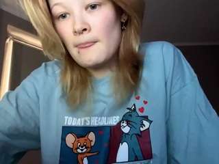 Live webcam model sandraallamong on Soda Cams