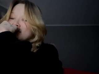 Live webcam model sandraallamong on Soda Cams