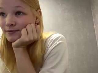 sandraallamong live webcam show