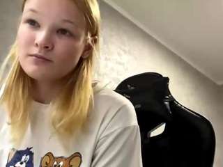 sandraallamong live webcam show