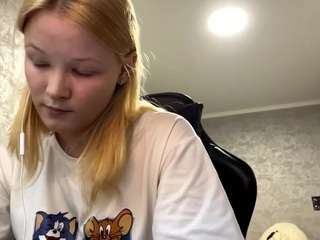 sandraallamong live webcam show