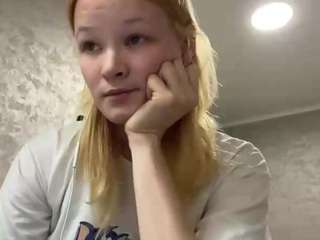 sandraallamong live webcam show