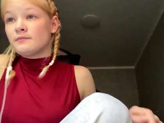 sandraallamong live webcam show