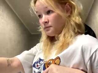 sandraallamong live webcam show