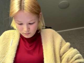 SandraAllamong live webcam show