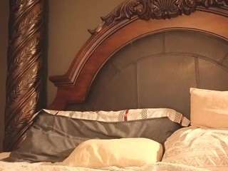 Live webcam model alloiledup on Soda Cams