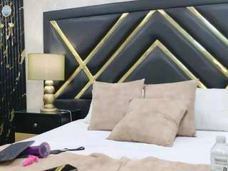 antoescuderos's CamSoda show and profile