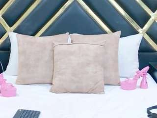 antoescuderos's CamSoda show and profile