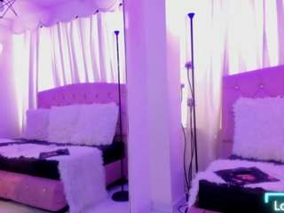 auroraellis live cam profile