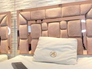 Live webcam model cristal-oliver on Soda Cams