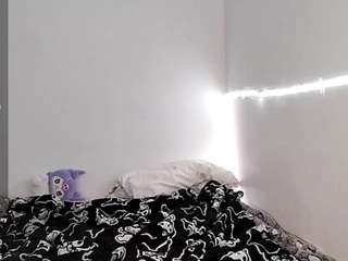 cristensayre's CamSoda show and profile