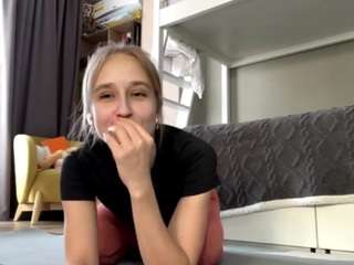 Live webcam model keshiawile on Soda Cams