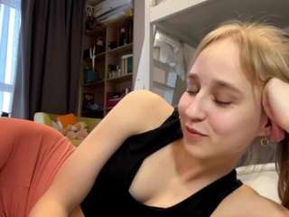 Live webcam model keshiawile on Soda Cams