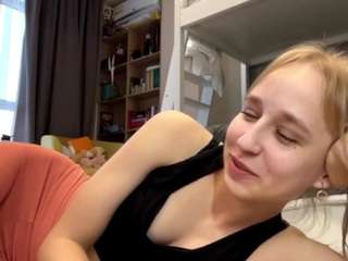 Live webcam model keshiawile on Soda Cams