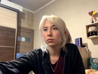 Live webcam model makedamennecke on Soda Cams