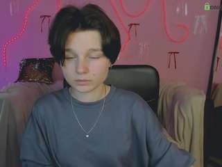 mirginia-lovely's CamSoda show and profile