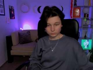 mirginia-lovely's CamSoda show and profile