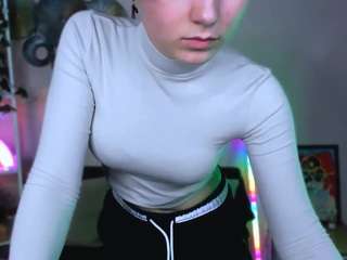mirginia-lovely live cam profile