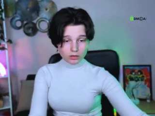 le modèle mirginia-lovely est en webcam porno dans un show sur le site camsoda, il possède les tags suivants: ass,sexy,naked,natural,nature,no drinking,normal,oil,pov,public,sex toys,shaved pussy,athletic,skinny,spank,spanking,strip,striptease,tattoos,teen 18