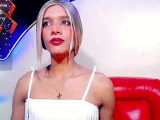 यह मॉडल अभी लाइव है. samantha-ortega