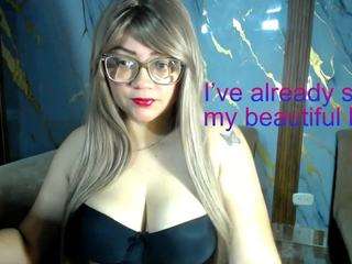 shantal09 Live Webcam on CamSoda