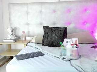 thaliawest live webcam show