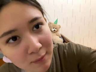 basiliadelamarter's CamSoda show and profile