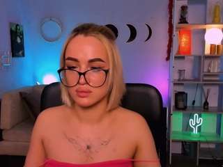 le modèle bekky-blue est en webcam porno dans un show sur le site camsoda, il possède les tags suivants: ahegao,shaved pussy,naked,natural,nature,no drinking,normal,oil,public,pussy,sexy,skinny,lush,smoking,spank,spanking,strip,striptease,tattoos,tease