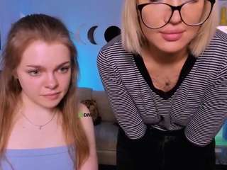 le modèle bekky-blue est en webcam porno dans un show sur le site camsoda, il possède les tags suivants: ahegao,shaved pussy,naked,natural,nature,no drinking,normal,oil,public,pussy,sexy,skinny,lush,smoking,spank,spanking,strip,striptease,tattoos,tease